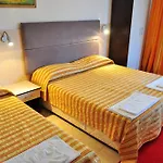Guest house Family Daf 4*