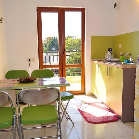Guest house Family Daf 4*