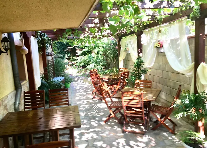 Guest house Family Daf 4*