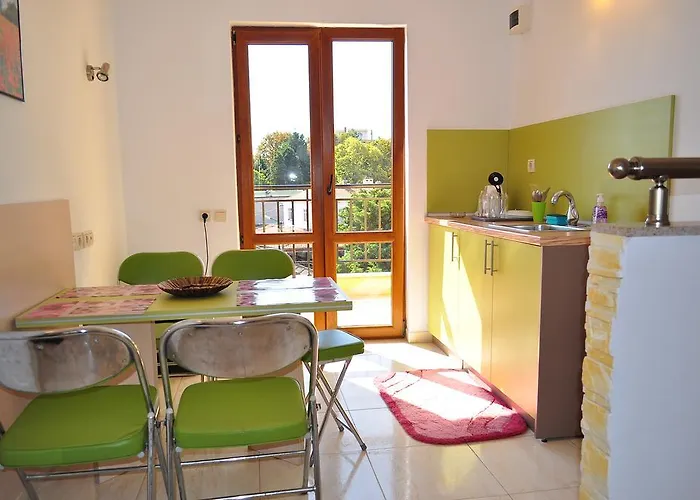 Guest house Family Daf 4*