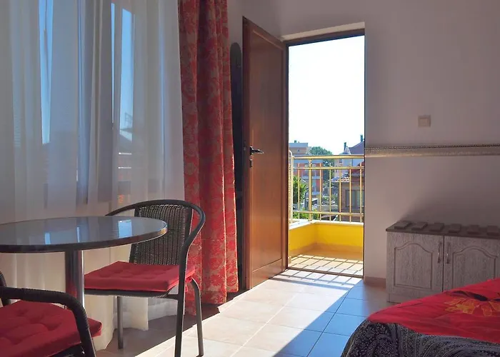 Guest house Family Daf 4*